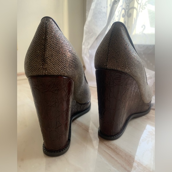 NEW Linea Paulo Jimmie Bronze/Gold Peep Toe Wedges, Size 9 - Picture 4 of 10